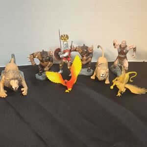 Disney:Narnia Action Figures Lot Of 8 2005 Hasbro